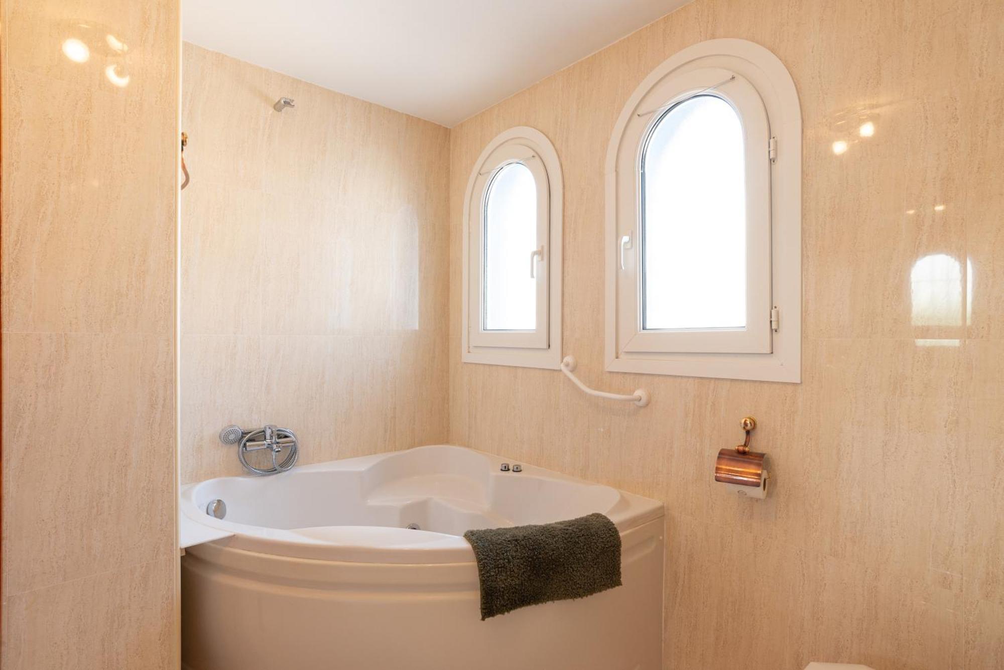 Villa Valentina - Renovated On Los Alamos Beach トレモリノス エクステリア 写真